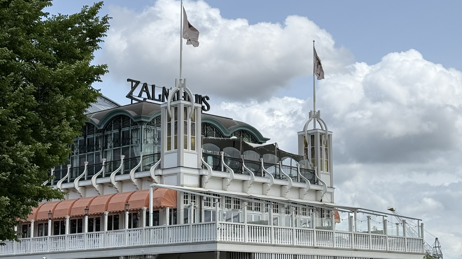 Zalmhuis
